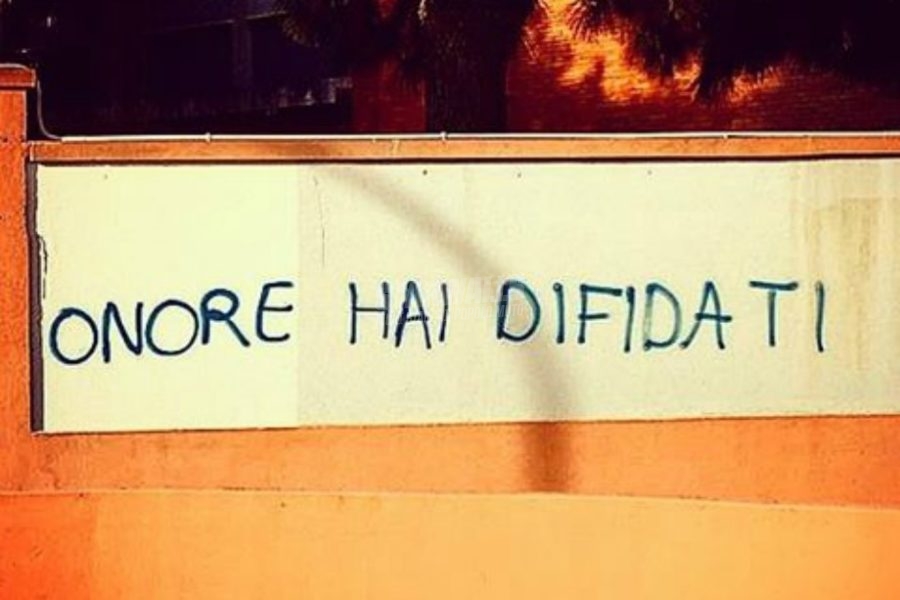 Scritte sui Muri Aiutateli