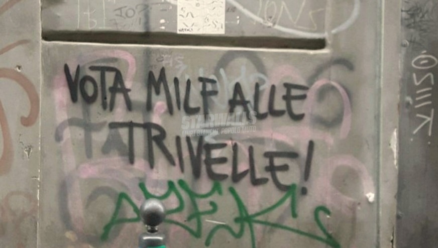 Scritte sui Muri Napule è