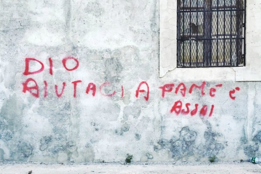 Scritte sui Muri Aiutaci tu