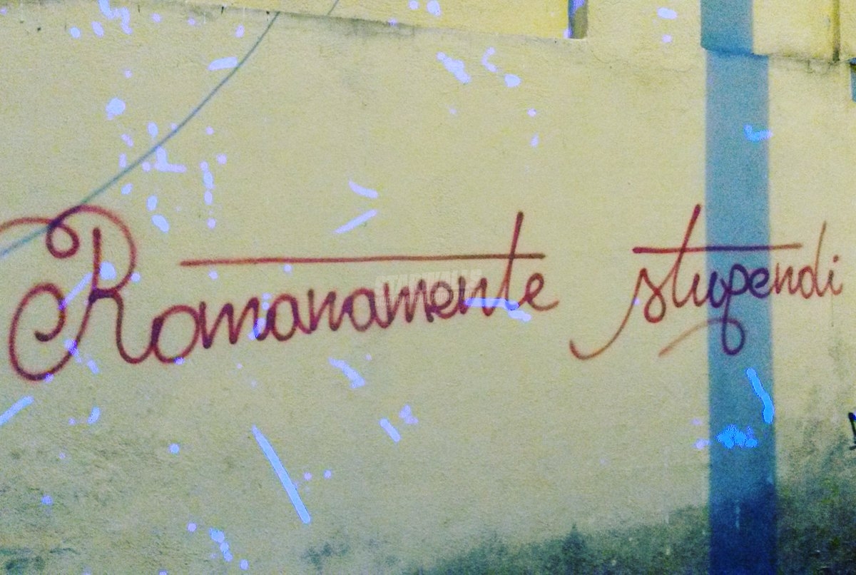 Scritte sui Muri Ostia giallorossa