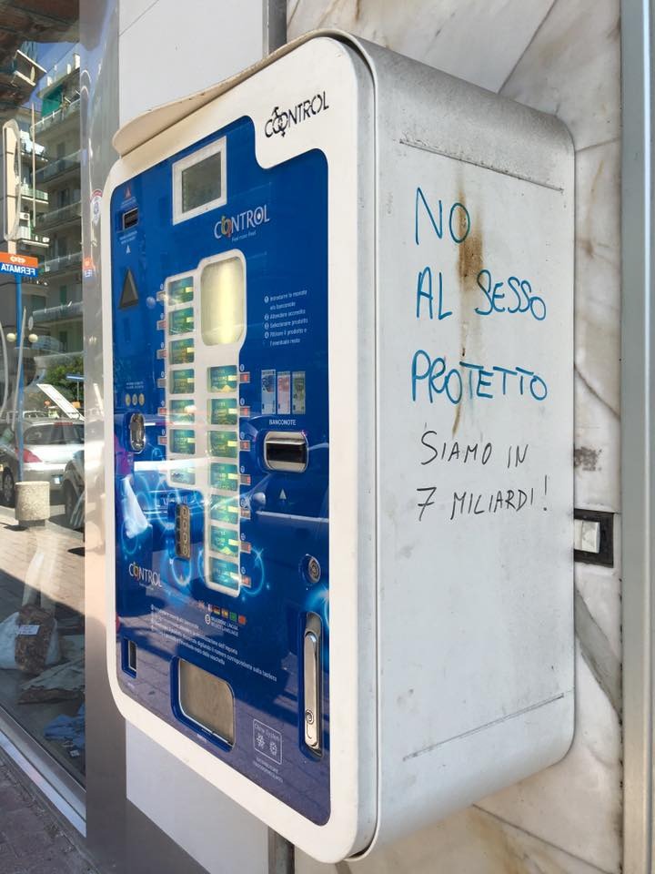 Scritte sui Muri Controllo delle nascite