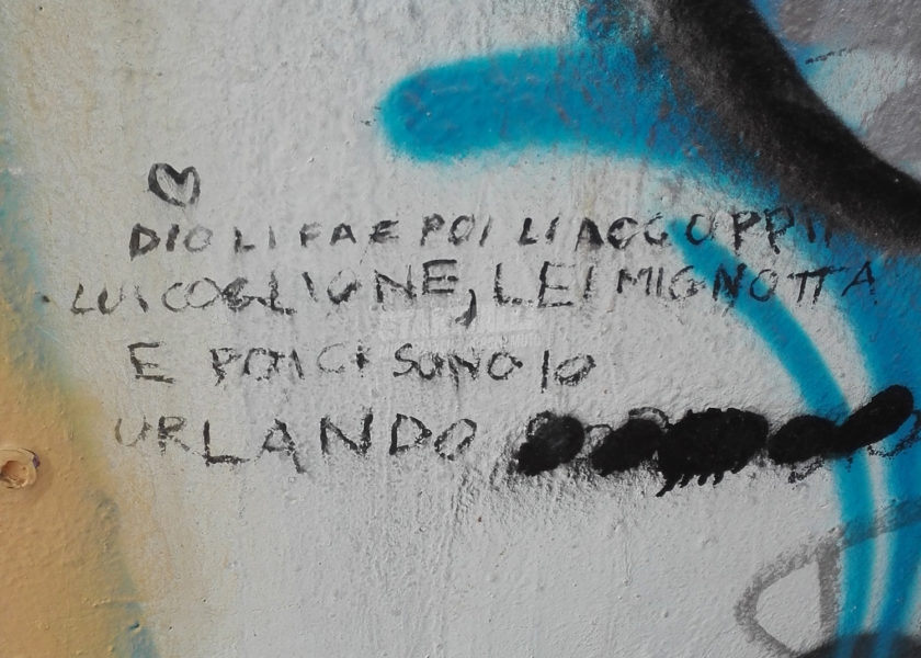 Scritte sui Muri Strane coppie