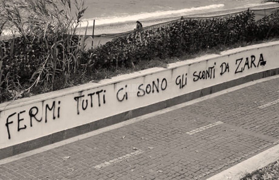 Scritte sui Muri Fermi tutti