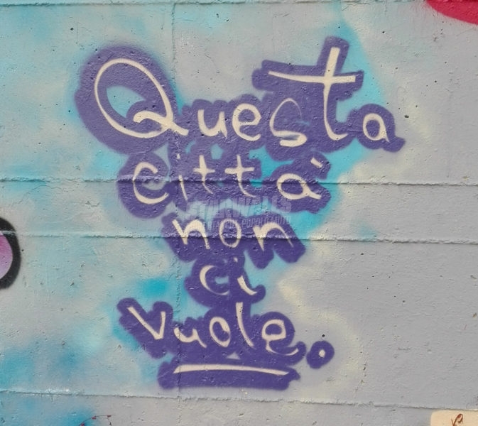 Scritte sui Muri Ospiti in casa