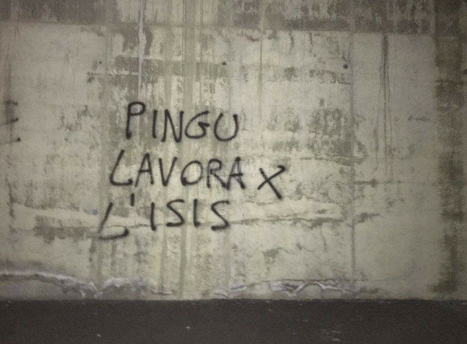 Scritte sui Muri Al di sopra di ogni sospetto