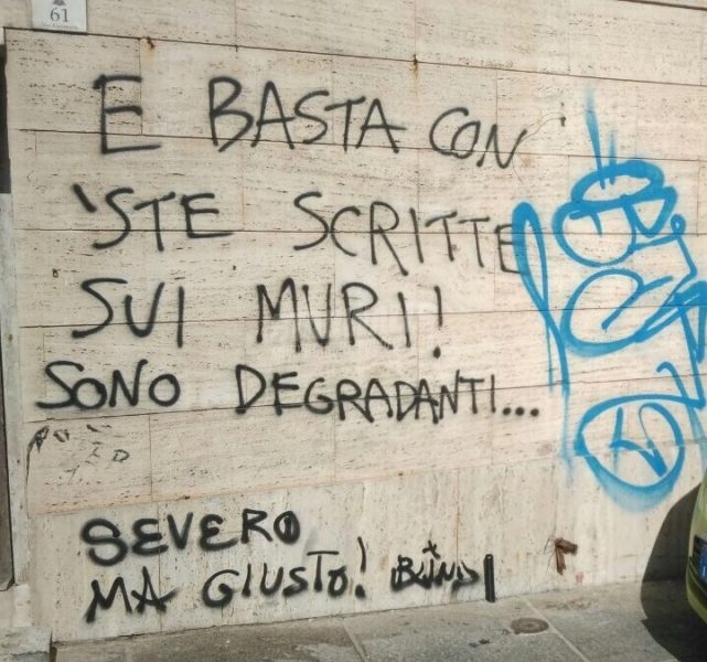 Scritte sui Muri Non si scrive!