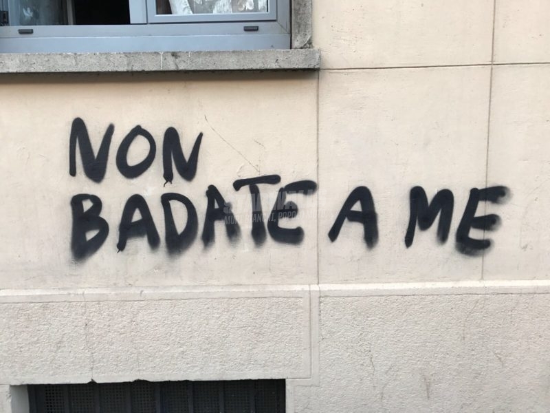 Scritte sui Muri Mettetevi in salvo